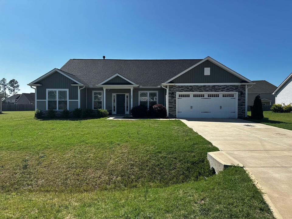 205 Spring Forest Dr in Goldsboro, NC - Building Photo