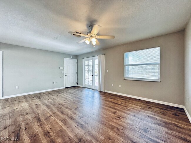 14944 Wise Way in Ft. Myers, FL - Building Photo - Building Photo