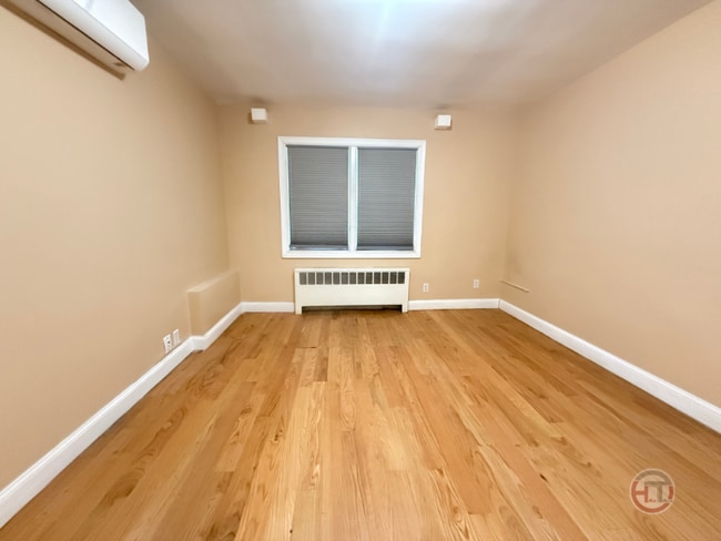 property at 1858 Hutchinson Riv Pkwy