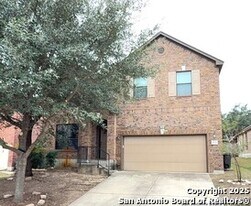 8106 Royal Field in San Antonio, TX - Building Photo