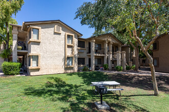 Orchard Mesa in Mesa, AZ - Foto de edificio - Building Photo