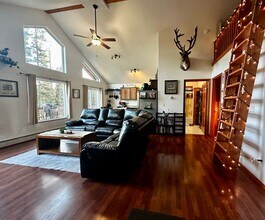 36046 Jakes Cir in Soldotna, AK - Foto de edificio - Building Photo