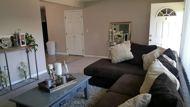 133 S 18th Ave, Unit A in Brighton, CO - Foto de edificio - Building Photo