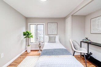 905 Duke St in Alexandria, VA - Building Photo - Building Photo