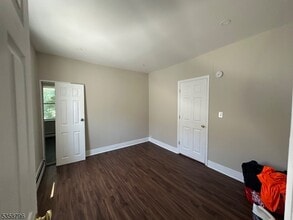 645 8th St in Lyndhurst, NJ - Building Photo - Building Photo