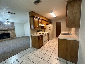 5706 Avenue U in Lubbock, TX - Building Photo - Building Photo