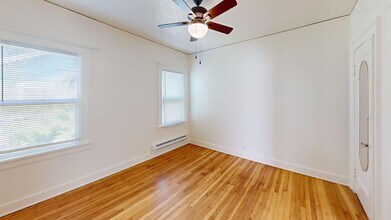 3841-3847-3847 SE Kelly St in Portland, OR - Building Photo - Building Photo