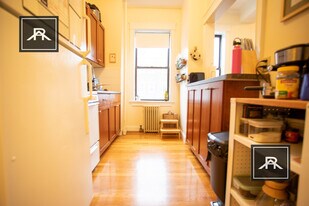 4 Park Vale Ave in Boston, MA - Building Photo