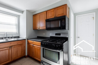 1300 S 51st Ct in Cicero, IL - Building Photo - Building Photo