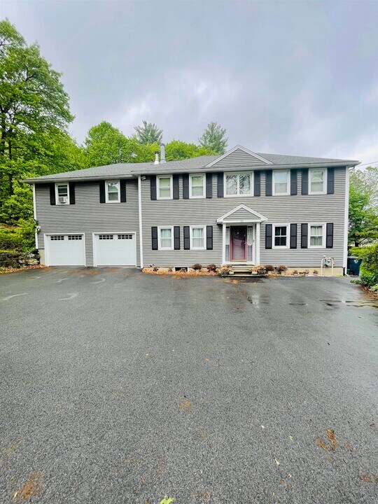 93 Harris Rd in Nashua, NH - Building Photo