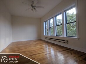 3817 N Fremont St, Unit #3829.5-W3 in Chicago, IL - Building Photo - Building Photo