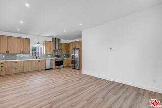 1454 Yosemite Dr in Los Angeles, CA - Building Photo - Building Photo