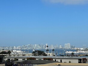 3128 Cañon St in San Diego, CA - Foto de edificio - Building Photo