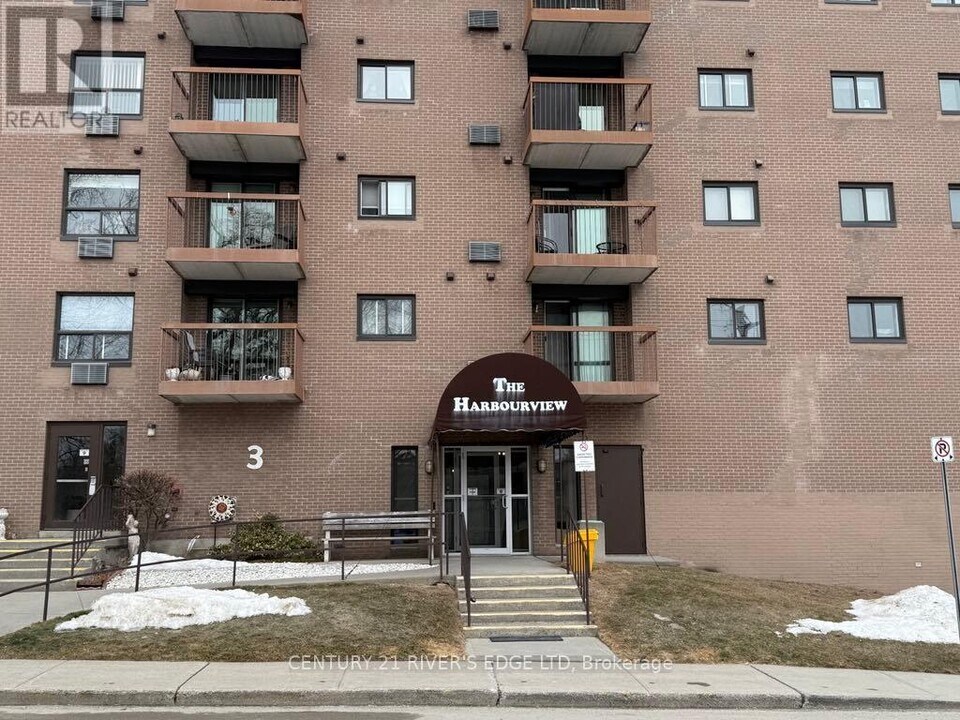 3-503 Apple St in Brockville, ON - Building Photo