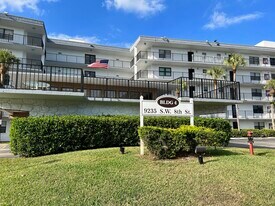 9235 SW 8th St in Boca Raton, FL - Building Photo