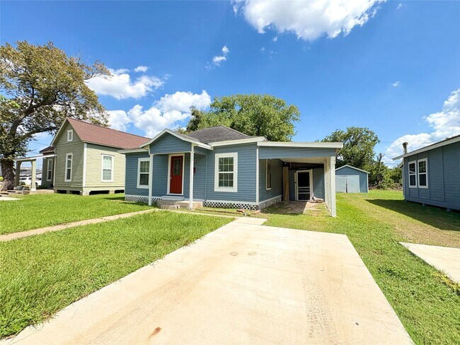 2505 Avenue E in Bay City, TX - Building Photo - Building Photo