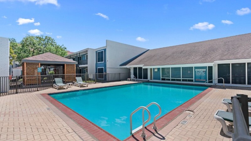 4645 Ocean Dr in Corpus Christi, TX - Building Photo