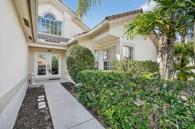 2725 Pointe Cir in Greenacres, FL - Building Photo - Building Photo