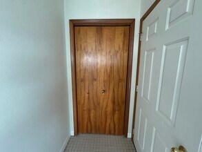 712 10th St W in Altoona, WI - Foto de edificio - Building Photo