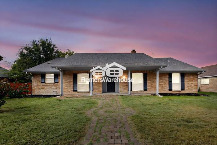 2009 Cross Bend Rd in Plano, TX - Foto de edificio