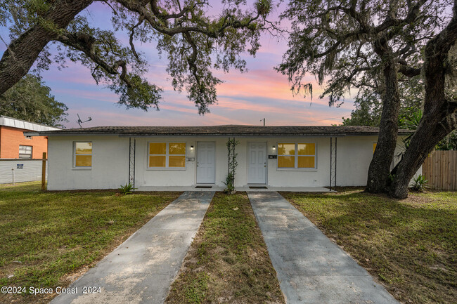 889 Sarno Rd in Melbourne, FL - Building Photo - Building Photo