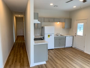 223 W 3rd St in Crowley, LA - Building Photo - Building Photo