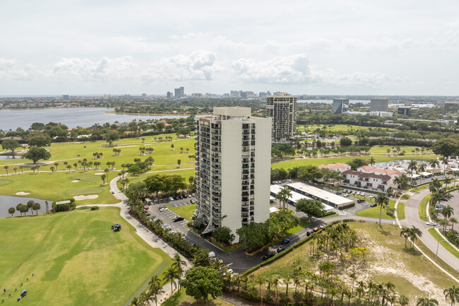 Washington Tower in West Palm Beach, FL - Foto de edificio - Building Photo