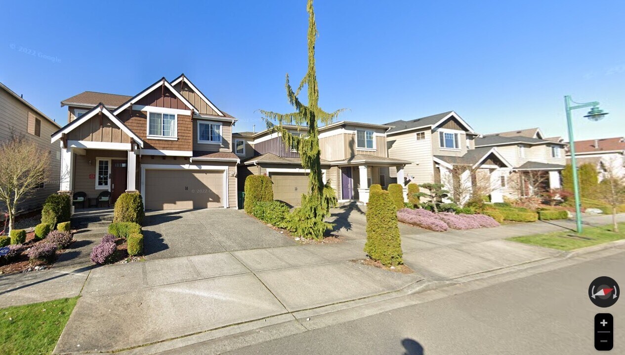 14020 34th Dr SE in Mill Creek, WA - Foto de edificio