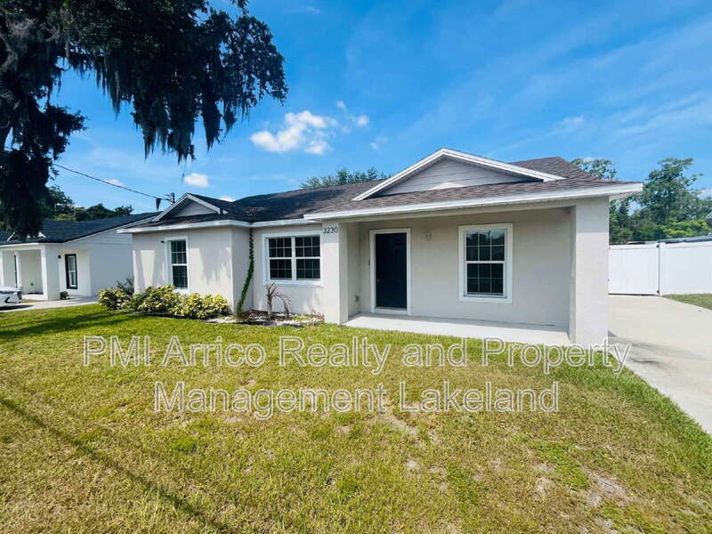 3230 Baird Ave in Lakeland, FL - Building Photo