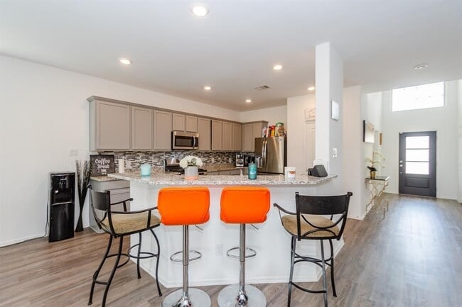 property at 5007 Dunstable Manor Ln