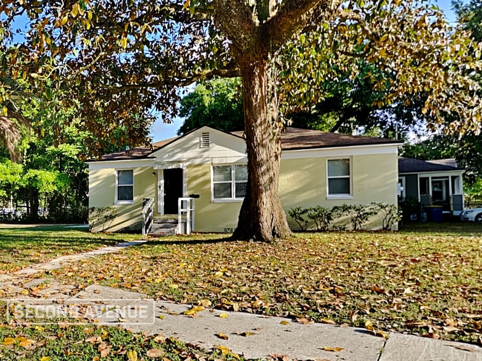 896 Saratoga Blvd in Jacksonville, FL - Building Photo