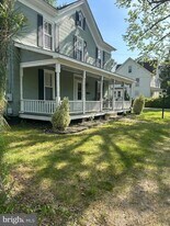 211 W Market St in Snow Hill, MD - Building Photo