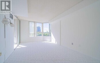 5444 Yonge St in Toronto, ON - Building Photo - Building Photo