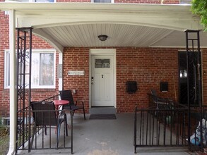 2329 Ashburton St in Baltimore, MD - Building Photo - Building Photo
