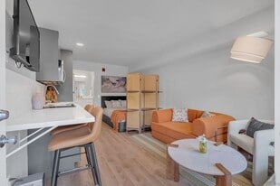 Oslo in Hermitage, TN - Building Photo