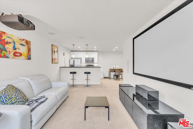 property at 10982 Roebling Ave