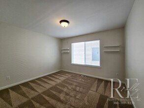 2537 SW Siskin Cir in Port Orchard, WA - Building Photo - Building Photo