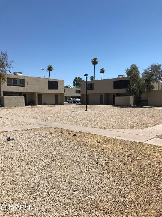2664 N 43rd Ave in Phoenix, AZ - Building Photo