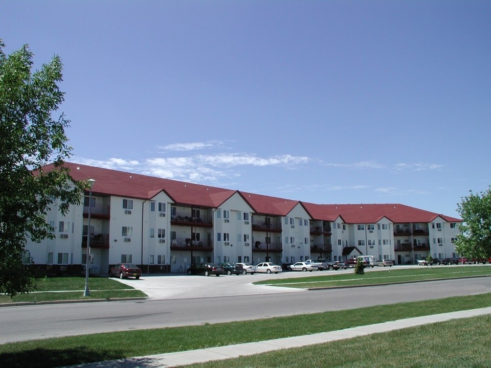 5002 Apartments in Fargo, ND - Building Photo