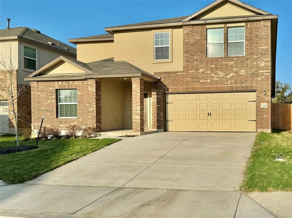 1316 Acorn Oak Dr in Georgetown, TX - Building Photo