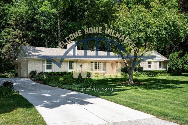 property at 1660 Lindhurst Ct