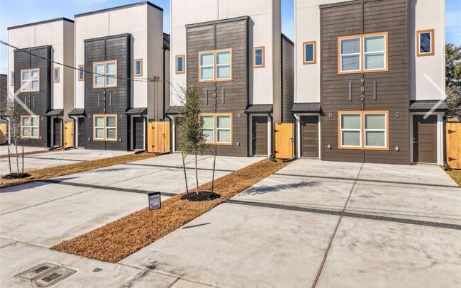 9821 Turnbow St, Unit C