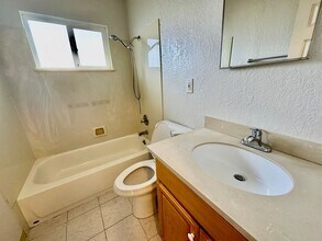 2863 Brookdale Ave in Oakland, CA - Foto de edificio - Building Photo