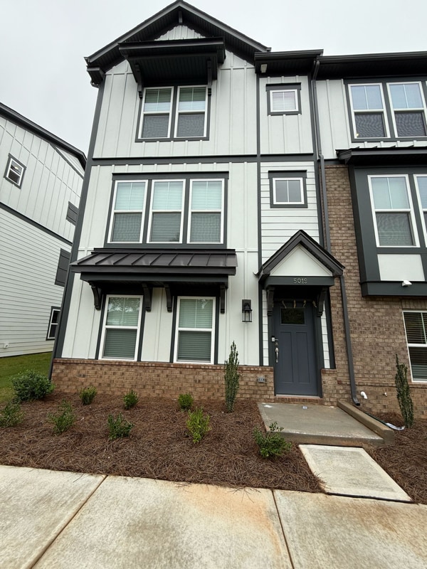 property at 5019 Westmead Ln
