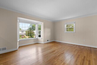 9836 Belhaven Rd in Bethesda, MD - Building Photo - Building Photo