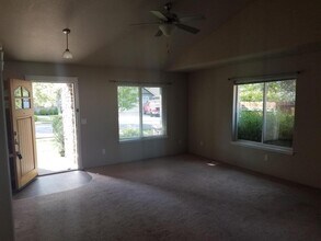 153 SE Yorktown Rd in Grants Pass, OR - Building Photo - Building Photo