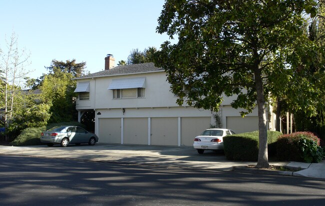 15 Clinton St in Redwood City, CA - Foto de edificio - Building Photo