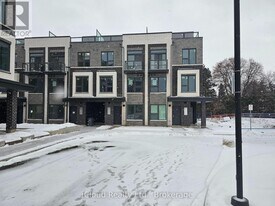 496 Plains Rd E in Burlington, ON - Building Photo