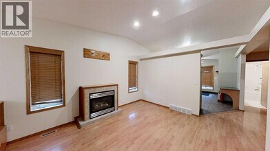 12517-1297B 97B St in Grande Prairie, AB - Building Photo - Building Photo