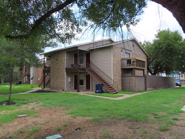 902 Spring Loop in College Station, TX - Building Photo - Building Photo